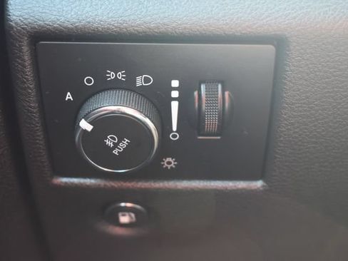 Used 2019 Jeep Grand Cherokee Limited w/ Trailer Tow Group IV AWD/4WD image 22