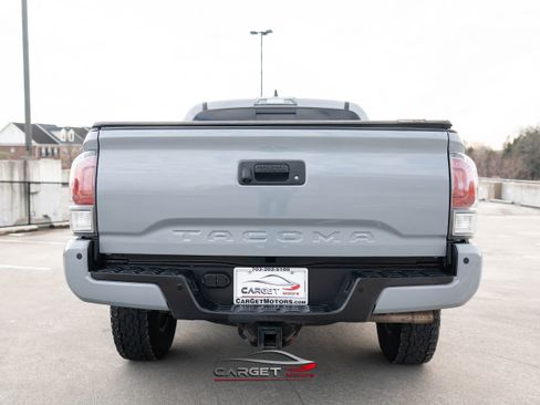 Used 2020 Toyota Tacoma TRD Off-Road image 3