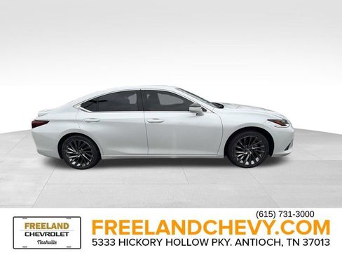 Used 2024 Lexus ES 300h Ultra Luxury image 2