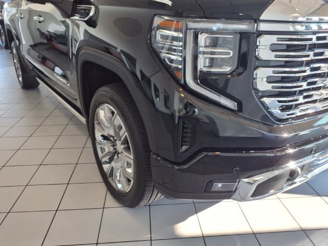 Used 2025 GMC Sierra 1500 Denali w/ Denali Reserve Package AWD/4WD image 29