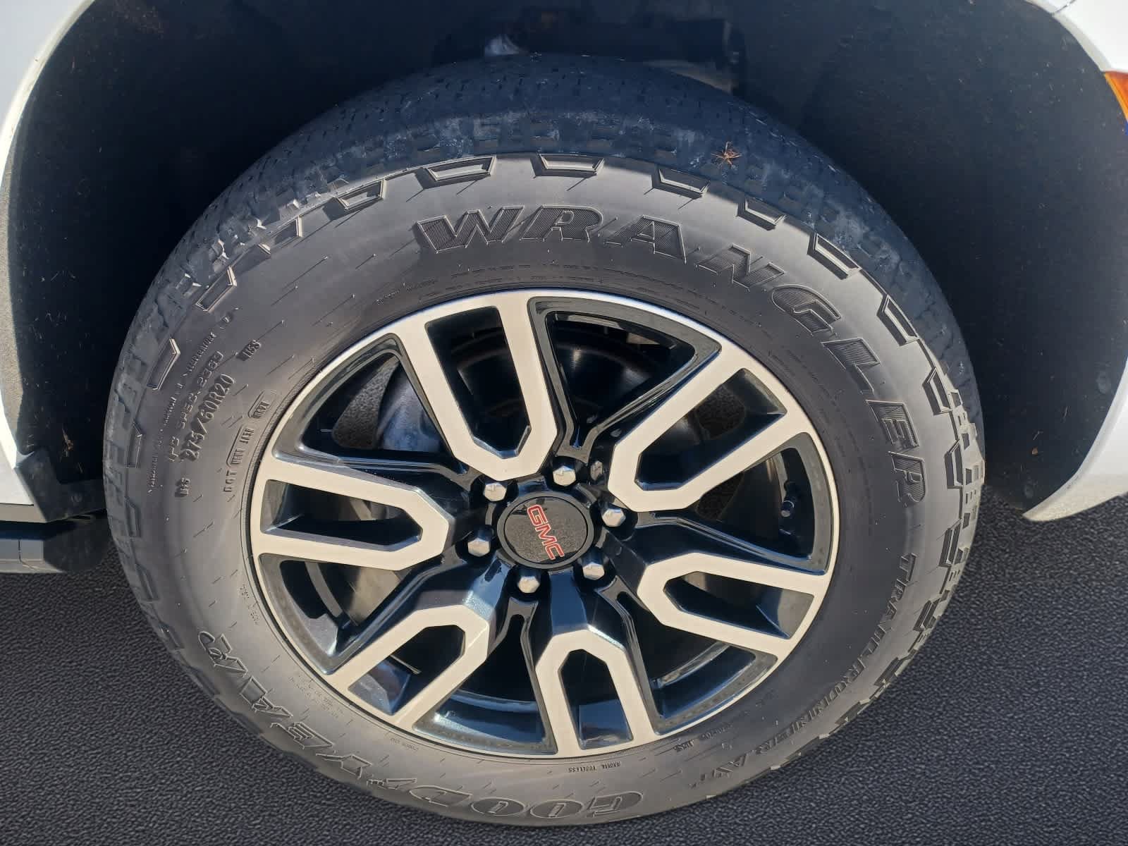 Used 2021 GMC Yukon AT4 w/ AT4 Premium Package AWD/4WD image 37