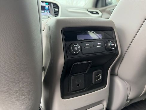 Used 2019 GMC Acadia SLT image 27