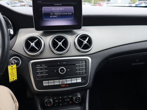 Used 2020 Mercedes-Benz GLA 250 image 17