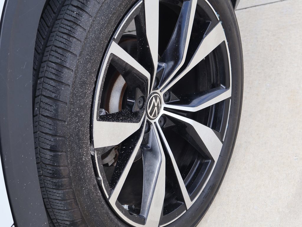 Used 2024 Volkswagen Atlas SEL Premium R-Line AWD/4WD image 43