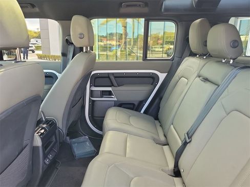 Used 2024 Land Rover Defender 110 S image 15