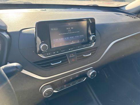 Used 2024 Nissan Altima 2.5 S image 21