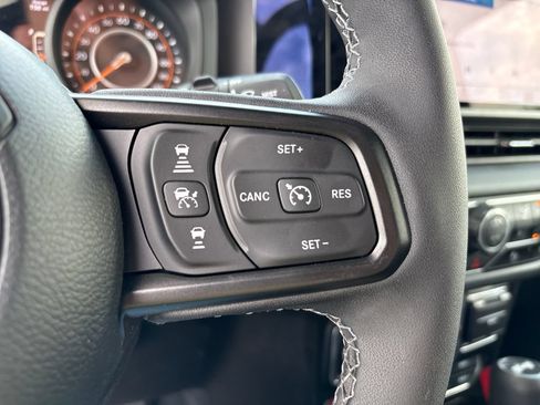 Used 2025 Jeep Wrangler Unlimited Rubicon AWD/4WD image 46