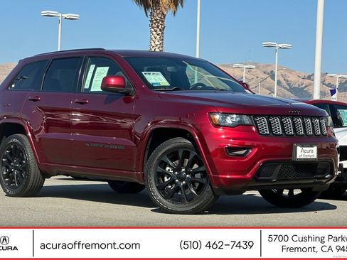 Used 2022 Jeep Grand Cherokee Laredo X AWD/4WD image 1