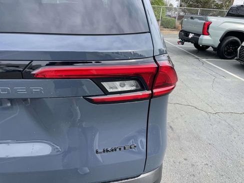 Used 2024 Toyota Grand Highlander Limited image 18