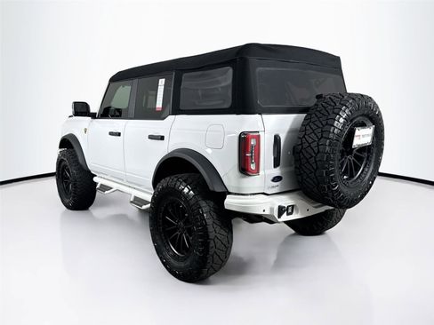 Used 2024 Ford Bronco Badlands image 2