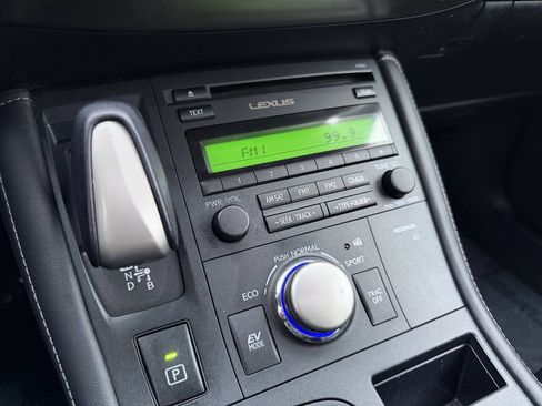 Used 2015 Lexus CT 200h image 23