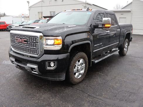 Used 2018 GMC Sierra 3500 Denali w/ Duramax Plus Package image 2