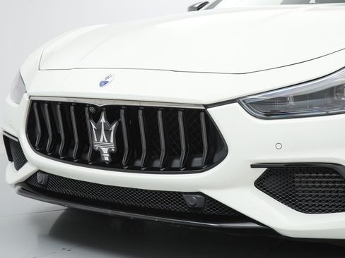 Certified 2023 Maserati Ghibli Modena RWD image 10
