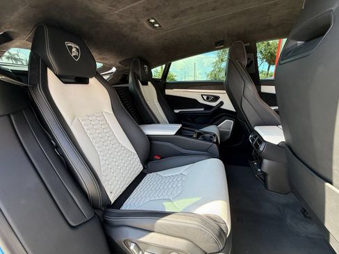 Used 2019 Lamborghini Urus AWD/4WD image 33