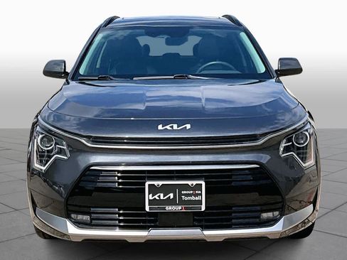 Used 2023 Kia Niro EX Touring image 4