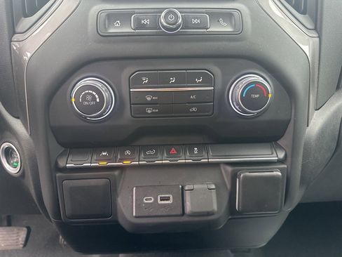 Used 2022 Chevrolet Silverado 1500 Custom image 19