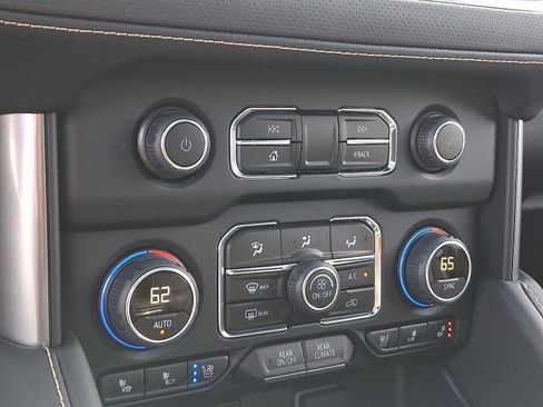 Used 2024 Chevrolet Suburban Premier w/ Premium Package image 20