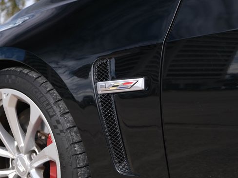 Used 2018 Cadillac CTS V w/ Carbon Fiber Package image 9