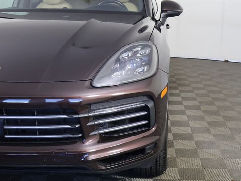 Used 2022 Porsche Cayenne image 19