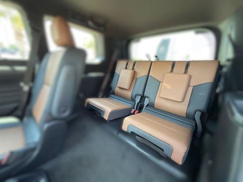 Used 2024 Lexus GX 550 w/ Accessory Package (Z1) AWD/4WD image 14