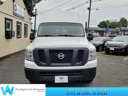 Used 2018 Nissan NV 2500 SV image 2