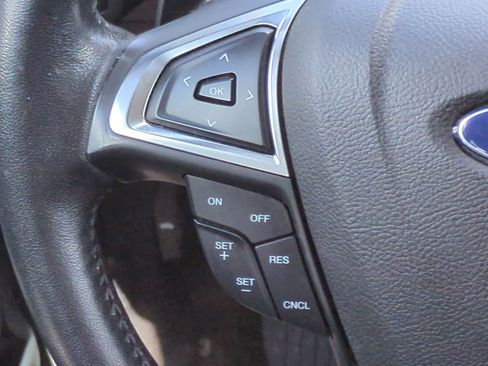 Used 2017 Ford Fusion SE w/ Fusion SE Technology Package FWD image 23