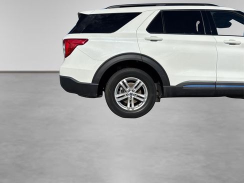 Used 2022 Ford Explorer XLT image 20