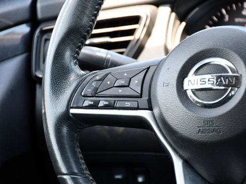Used 2018 Nissan Rogue SV FWD image 23