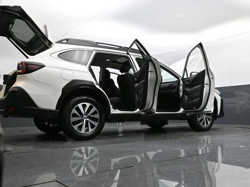 Used 2024 Subaru Outback Premium image 34