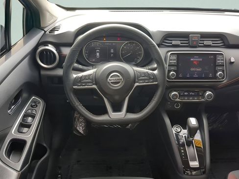 Used 2022 Nissan Versa SR w/ Convenience Package image 23