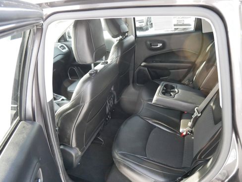 Used 2019 Jeep Compass Latitude w/ Popular Equipment Group image 11