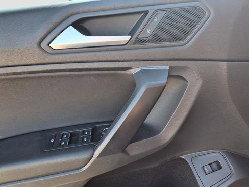 Used 2021 Volkswagen Tiguan SEL image 28