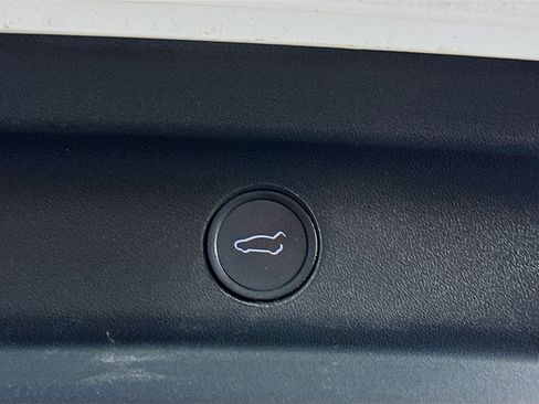 Used 2021 Tesla Model Y Long Range image 27