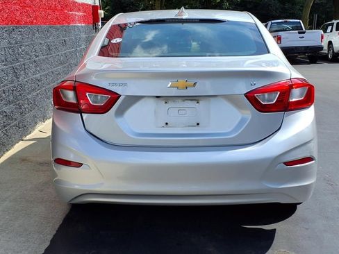Used 2018 Chevrolet Cruze LT FWD image 6