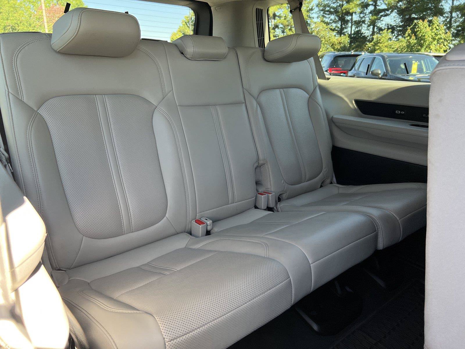 Used 2024 Jeep Wagoneer L Series II w/ Flexible Seating Group RWD image 26
