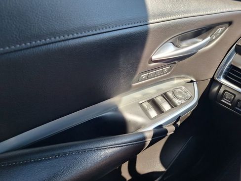 Used 2023 Cadillac XT4 Premium Luxury image 16