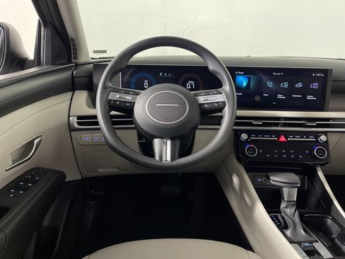 Used 2025 Hyundai Tucson SEL FWD image 15