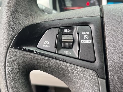 Used 2017 Chevrolet Equinox LS FWD image 19