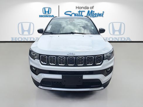 Used 2024 Jeep Compass Limited image 2