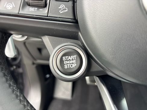 Used 2024 Alfa Romeo Stelvio Veloce AWD/4WD image 18