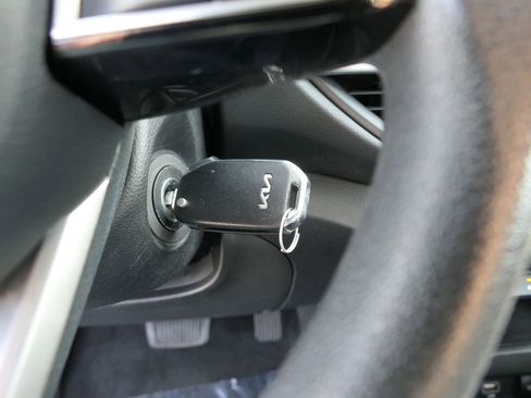 Used 2023 Kia Forte LXS image 17