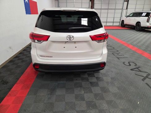 Used 2019 Toyota Highlander LE image 15
