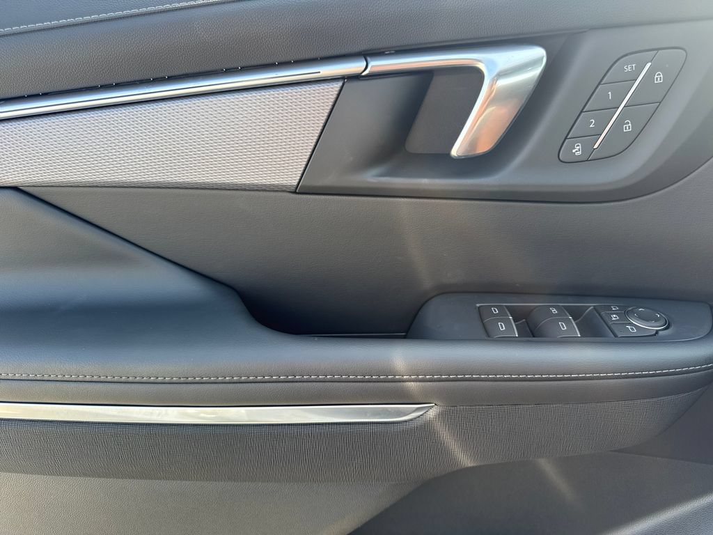 New 2026 Buick Enclave Sport Touring w/ Power Package FWD image 17