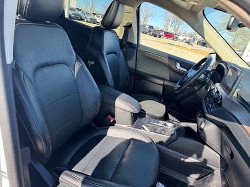 Used 2020 Ford Escape Titanium image 35