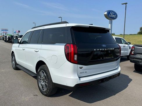 Used 2025 Ford Expedition Active AWD/4WD image 6