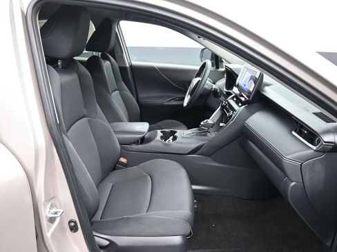 Certified 2023 Toyota Venza LE AWD/4WD image 24