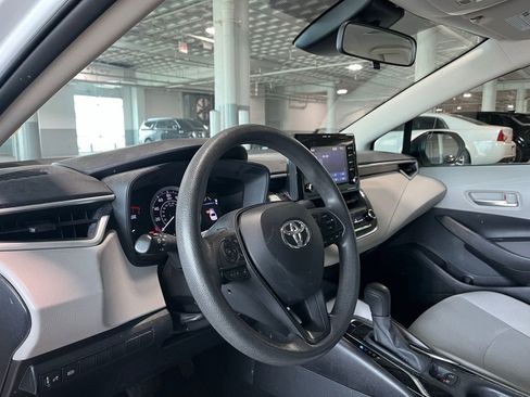 Used 2020 Toyota Corolla L FWD image 15