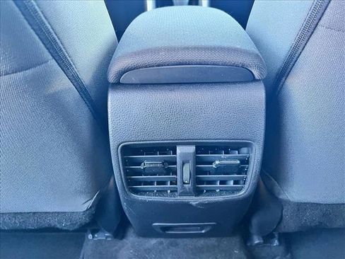 Used 2025 Toyota Corolla Cross LE image 18