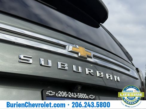 Used 2023 Chevrolet Suburban Premier image 37