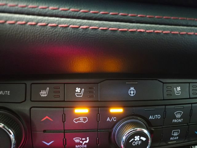 Used 2021 Dodge Durango R/T w/ Blacktop Package AWD/4WD image 29